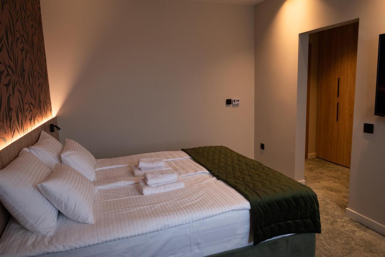 Hotel Gracian Sremska Mitrovica Exterior photo