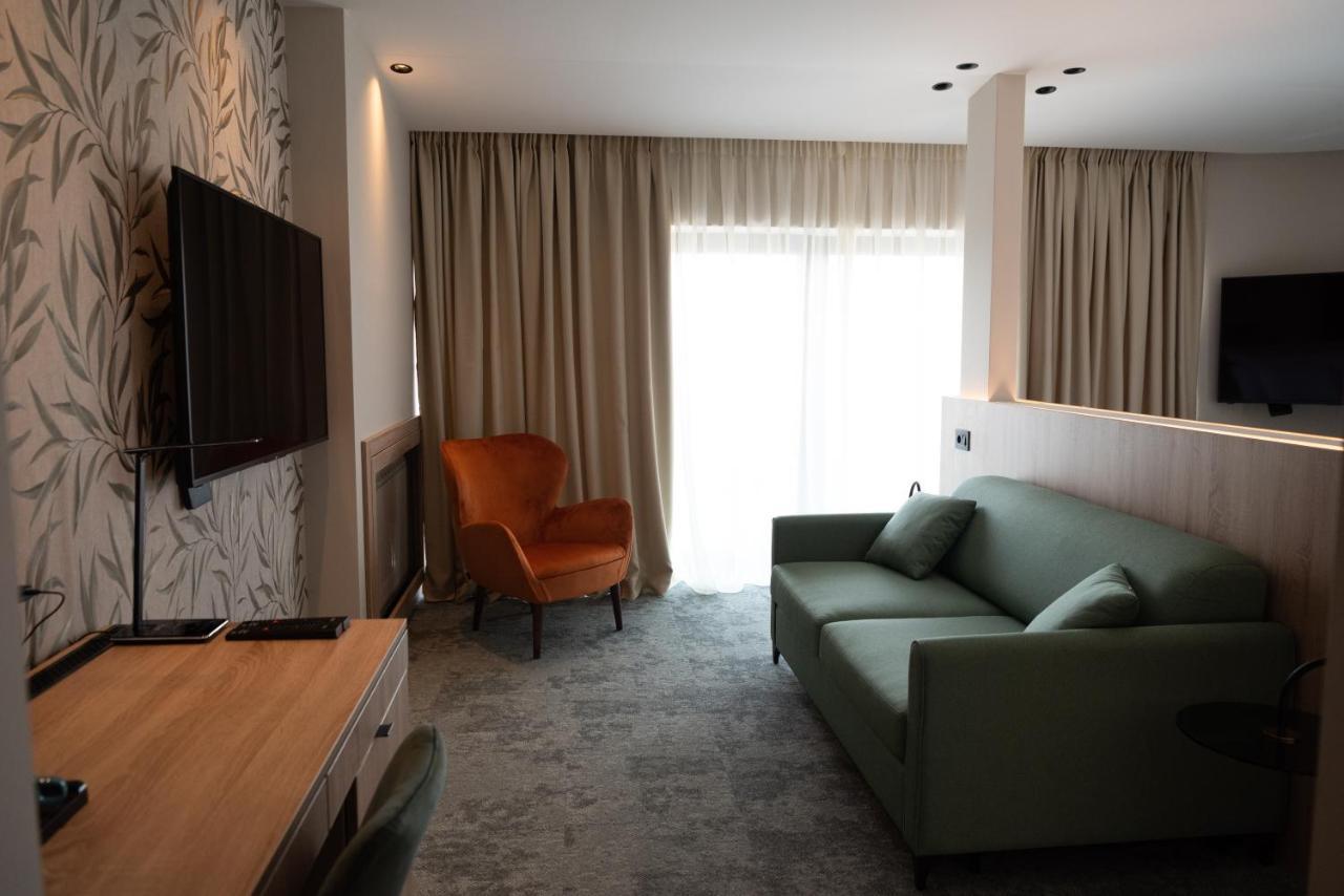 Hotel Gracian Sremska Mitrovica Exterior photo